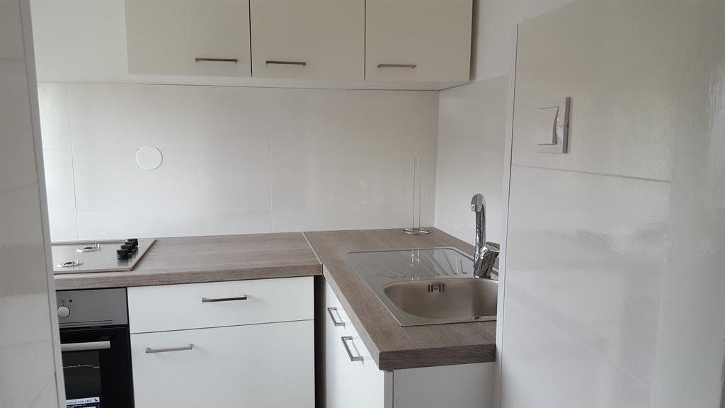 Apartment With Free Parking *