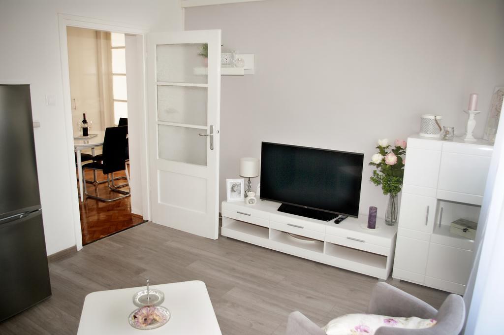 Apartamento With Free Parking Šibenik